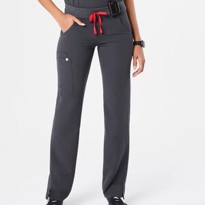 FIGS Women’s Charcoal Kade Cargo Scrub Pants. Size M, petite.
